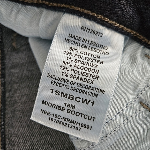 NWT!!! Lee Women's Mid-rise Bootcut Dark Blue Jeans. Size 18 - Picture 6 of 9